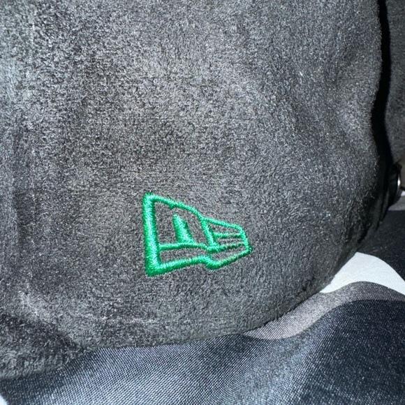 New Boston CELTICS HAT - Picture 2 of 7